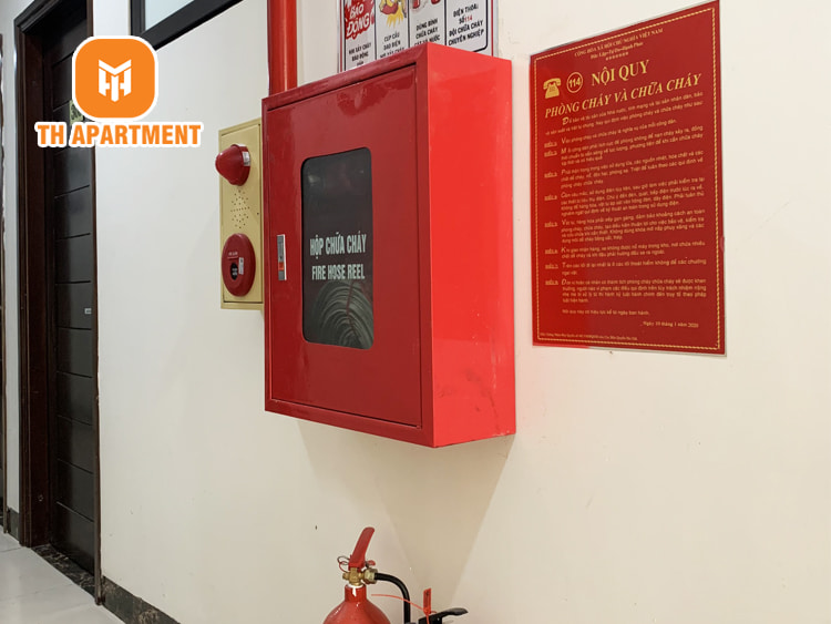 Hệ thống phòng cháy chữa cháy được trang bị đạt chuẩn là yếu tố quan trọng quý khách nên lưu ý khi chọn thuê văn phòng. Hệ thống phòng cháy chữa cháy được trang bị đạt chuẩn là yếu tố quan trọng quý khách nên lưu ý khi chọn thuê văn phòng.